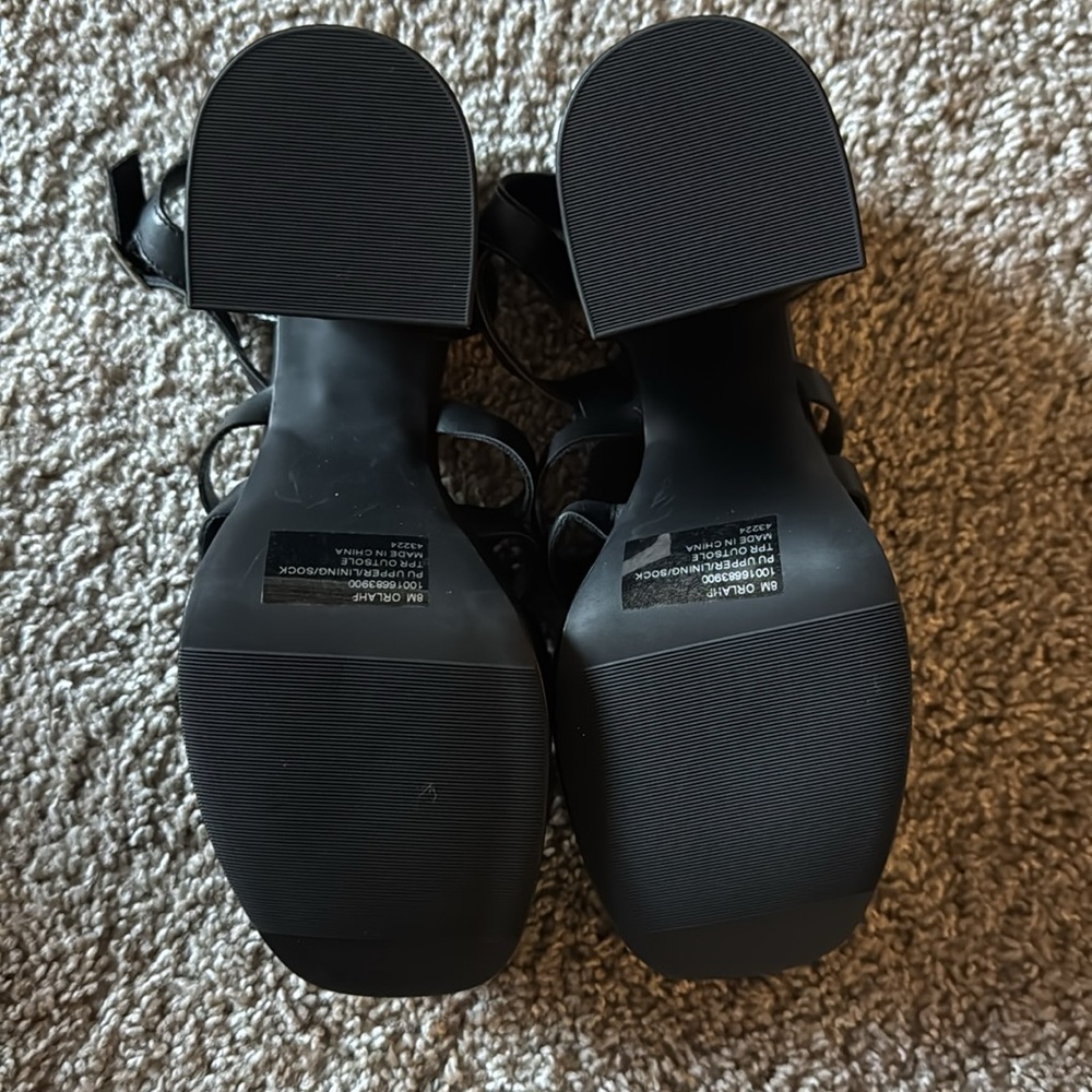 Black platform shoes - Picture 2 of 5